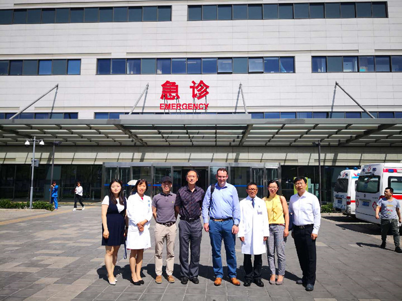 英国学者、清华大学教授访问北京天坛医院急诊科