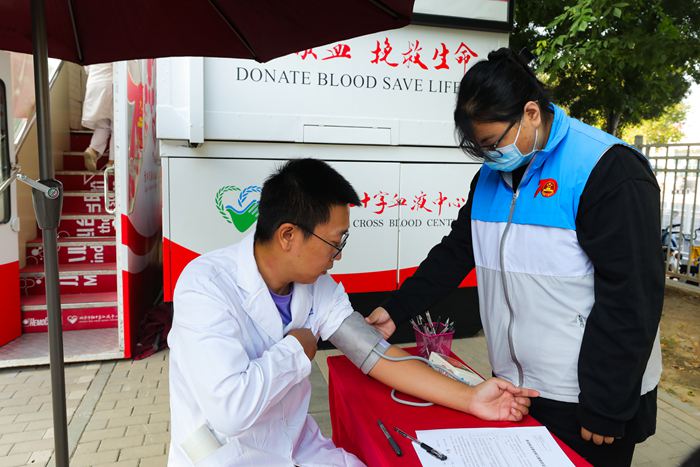爱心奉献 热血助力——北京天坛医院开展职工献血活动